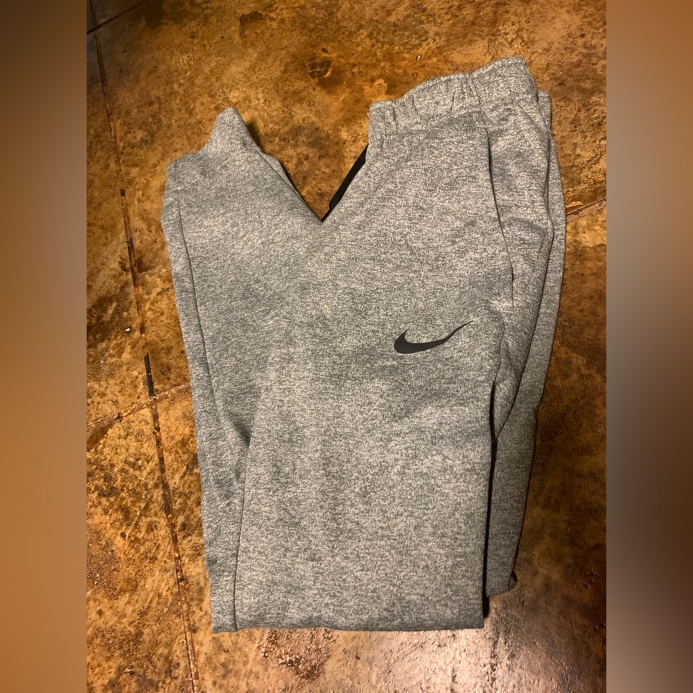 Nike men’s grey sweatpants joggers never worn new- size men’s small-soft/quality